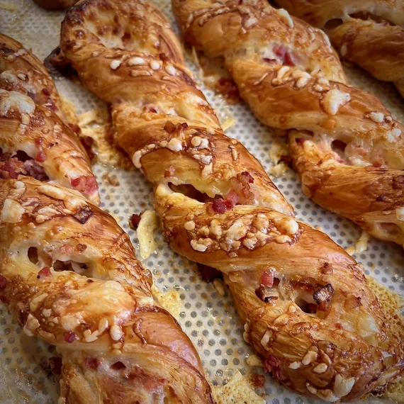 BACON & HAGYMA & JUHTÚRÓ CSAVART (2026-04-28)