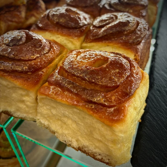 DARÁZSFÉSZEK (2026-04-28)